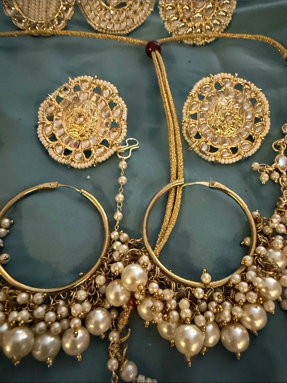 Gold-Tone Indian Bridal Jewelry Set - Elegant Multi-Piece Necklace and Earrings